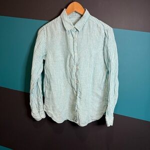 Uniqlo Button Down Shirt in Green and White size Small
